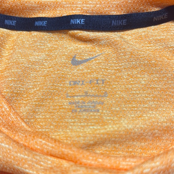 Nike Men's Orange T-Shirt - Picture 2 of 4